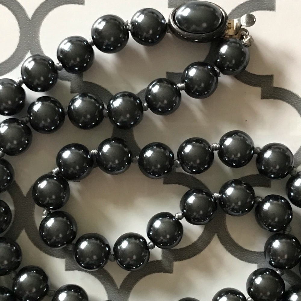 Vintage Talbots Gray Pearl Bead Necklace